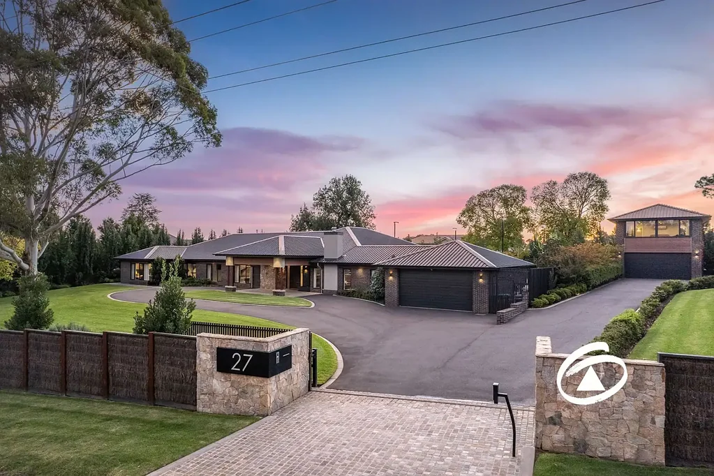 27 Beaumont Road, Berwick, VIC 3806