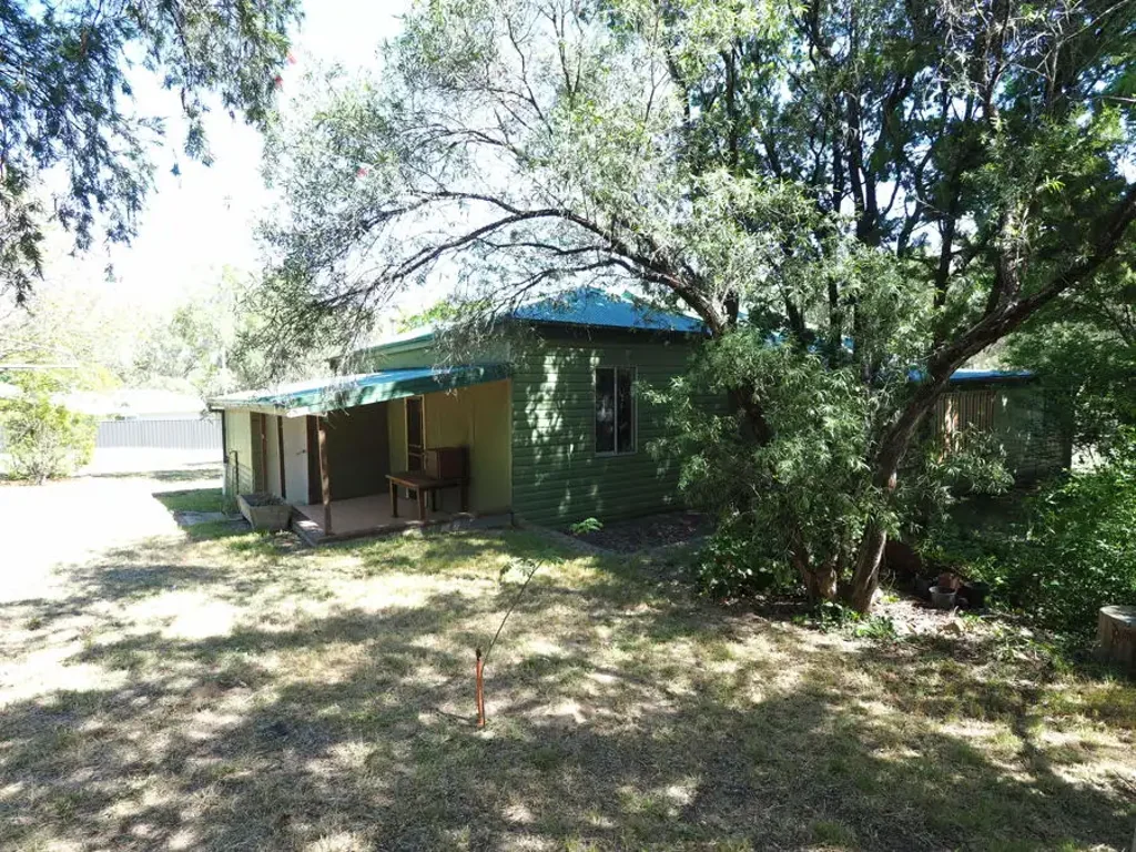 Warialda 1房  Knockdown or Renovate You Choose
