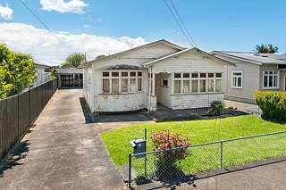 24 Te Ra Road, Point Chevalier, Auckland City