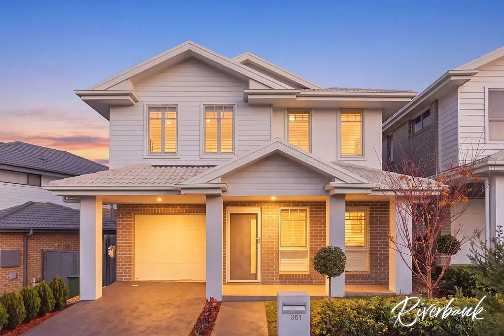 Pemulwuy 5房 现代优雅与家庭便利的完美结合 Modern Elegance Meets Family Convenience