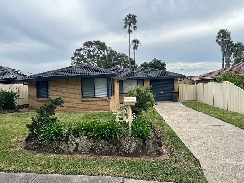 Renovated Home - Walk to Schools & Station