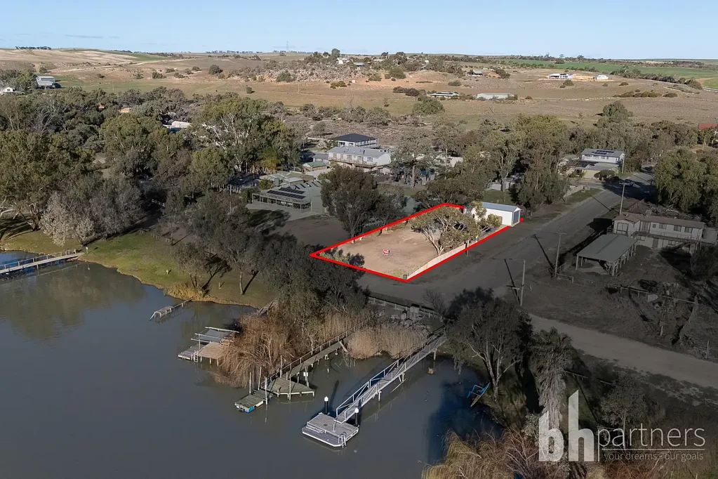 Cowirra  Enviable River Position - Build Here!