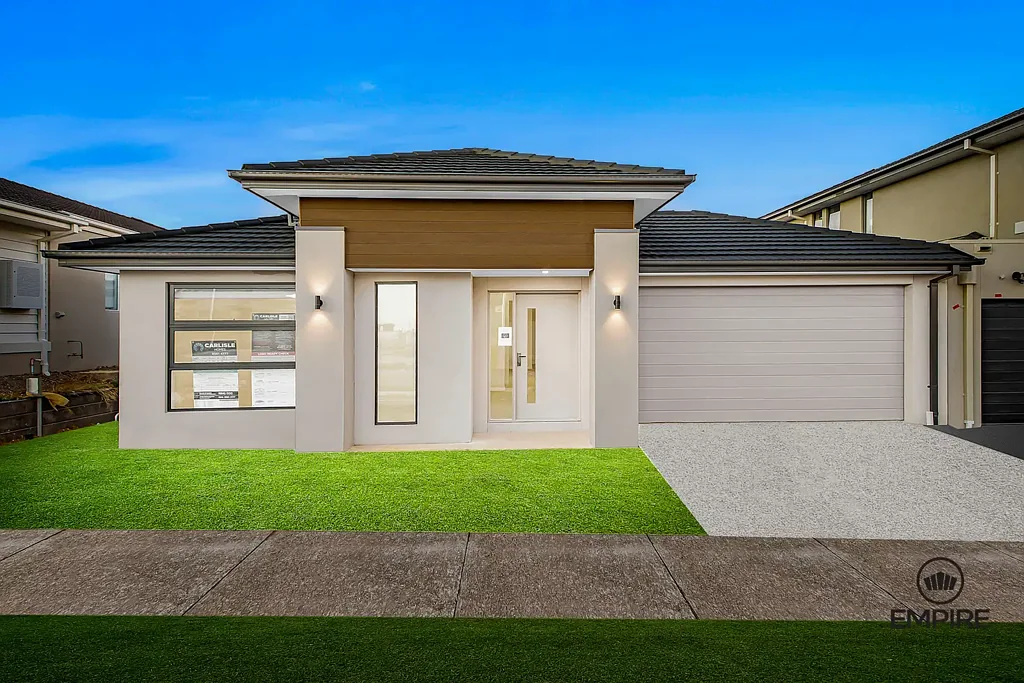 30 Guliing Rise, Clyde North, VIC 3978
