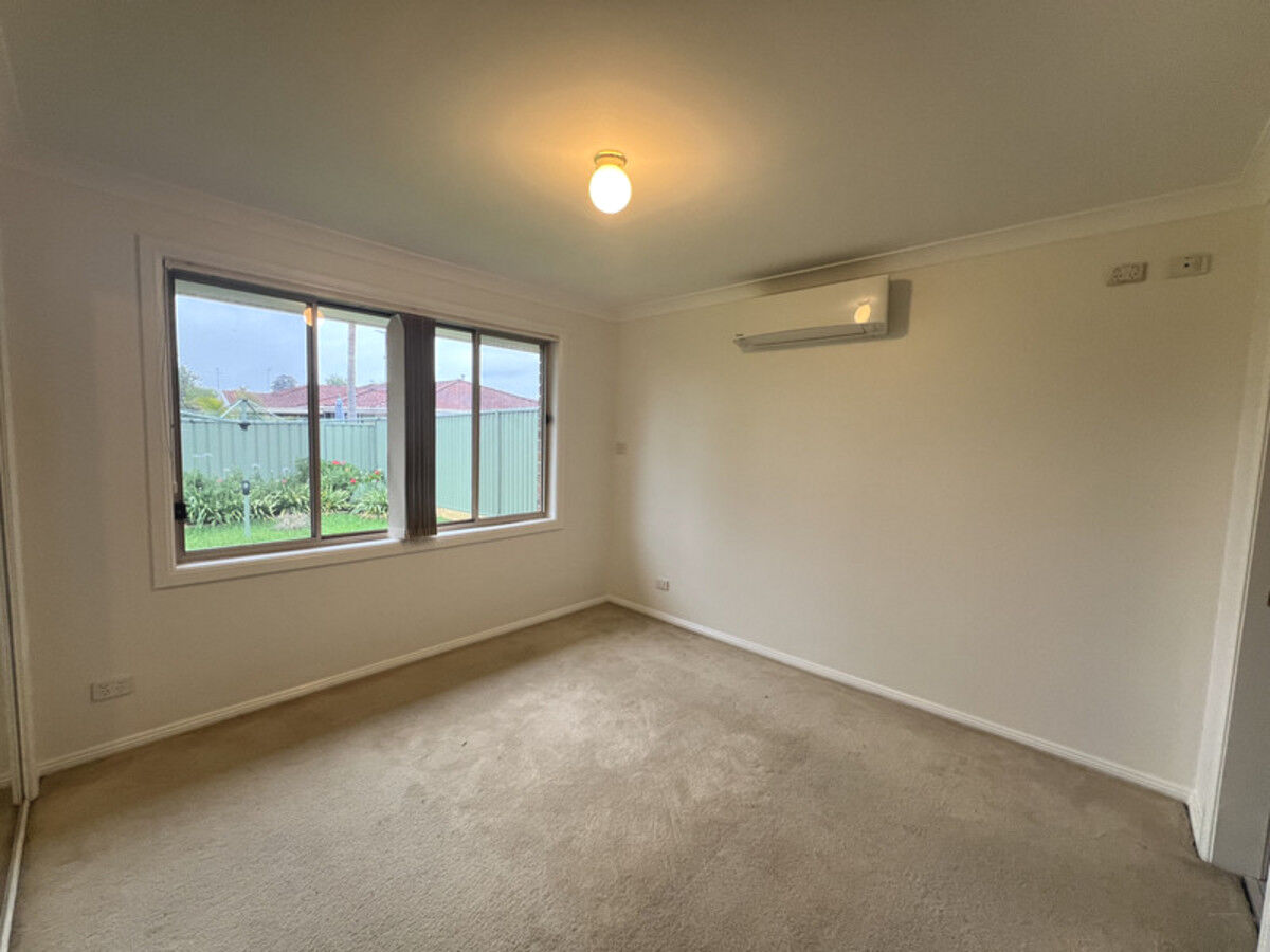 10 THE LAKES DRIVE, GLENMORE PARK NSW 2745, 0房, 0浴, House