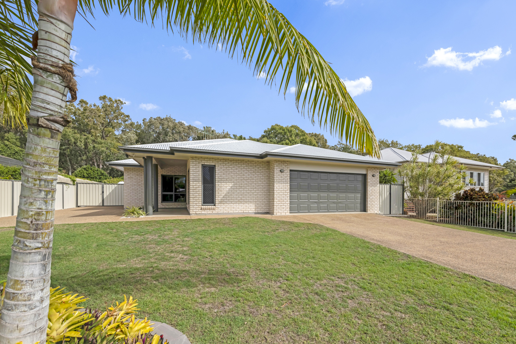 21 ALEXANDER DR, MOORE PARK BEACH QLD 4670, 0 રૂમ, 0 બાથરૂમ, House