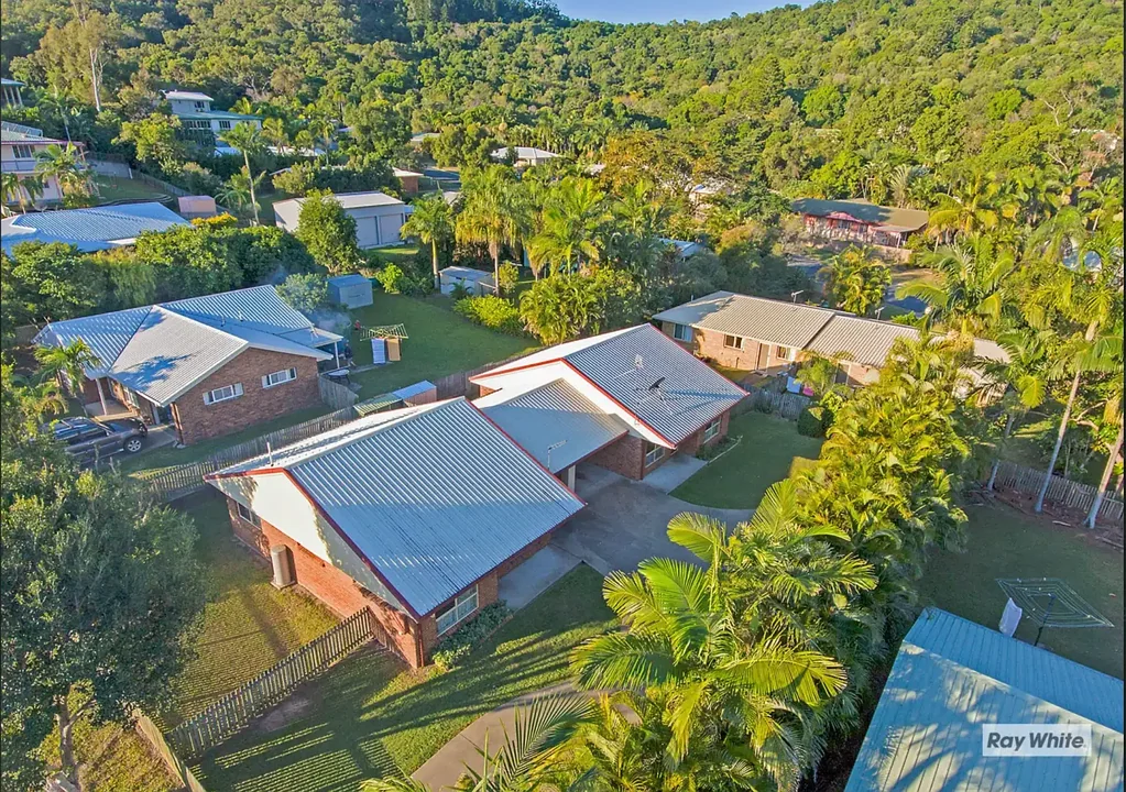 Yeppoon 4房  Secure Your Future with This High-Performing Duplex
