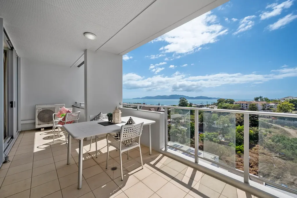 Townsville City 1 Bedroom Sky-High Serenity Awaits You