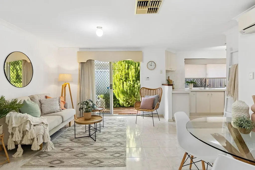 Dianella 3房  PICTURE PERFECT - No Strata Fees!
