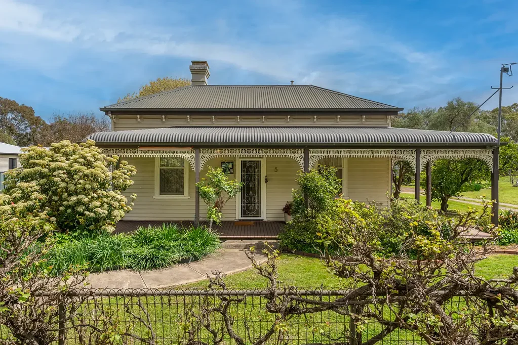 5 Baird Street, Violet Town, VIC 3669