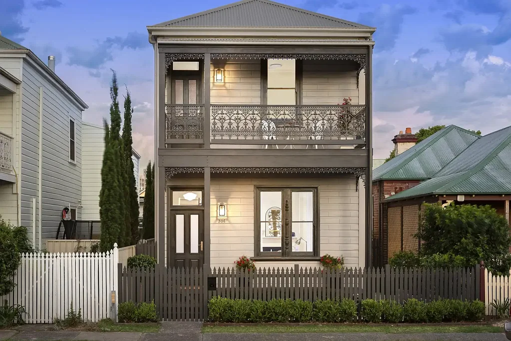 306 Parkway Avenue, Hamilton East, NSW 2303