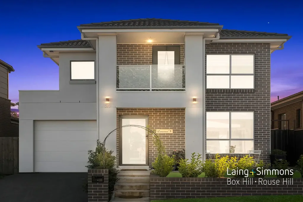 Box Hill 5 Bedroom Luxurious retreat in the heart of Box Hill