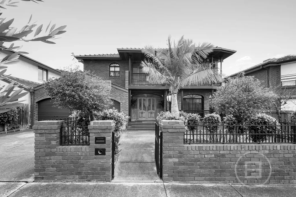 Avondale Heights 7房 意向书截止日期：9月29日星期二下午6点 Expressions of Interest closing Tuesday 29th September at 6pm