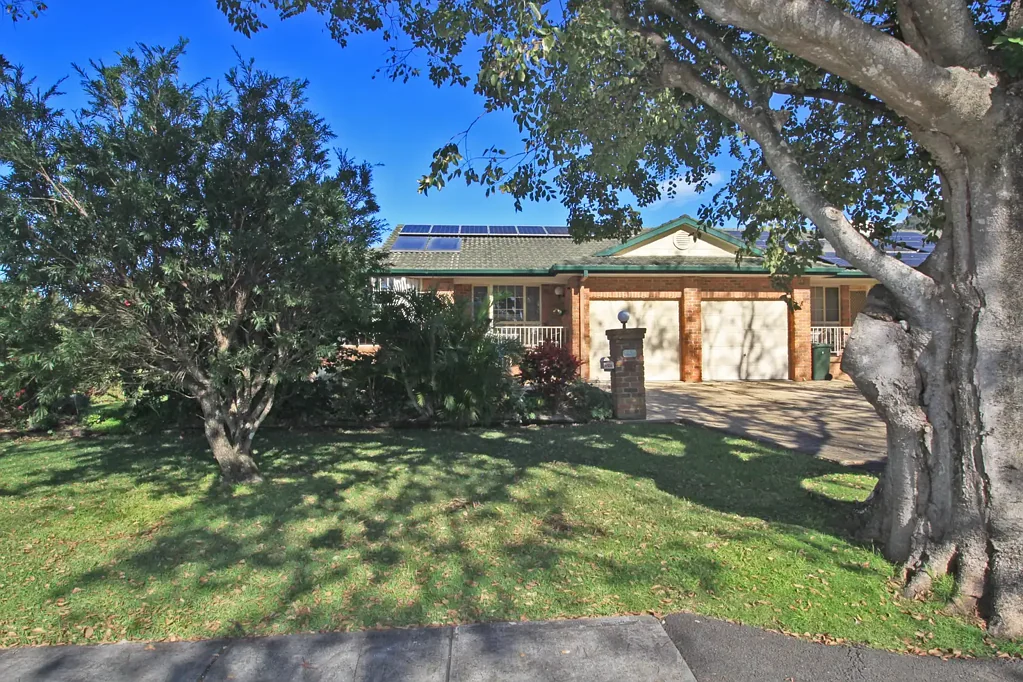 Laurieton 2chambre LAURIETON'S BEST POSITIONED VILLA