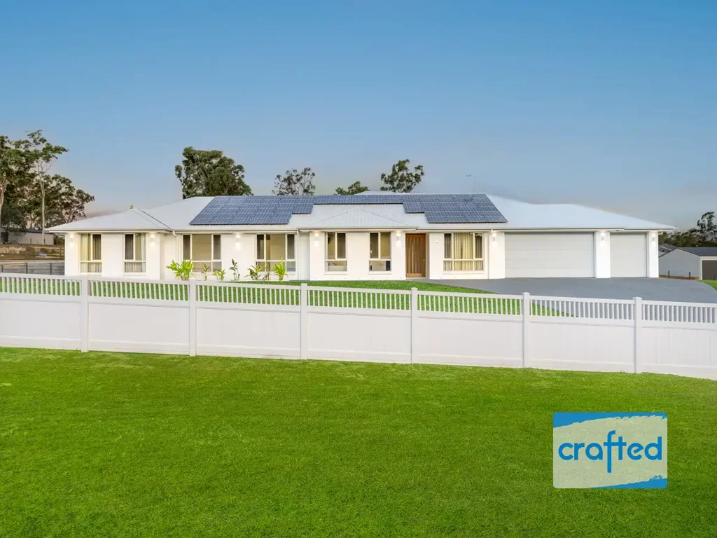 New Beith 5 Bedroom acreage life 🍃 |  — White House — LUXE Lifestyle with Resort-Style Swimming Pool + Shed