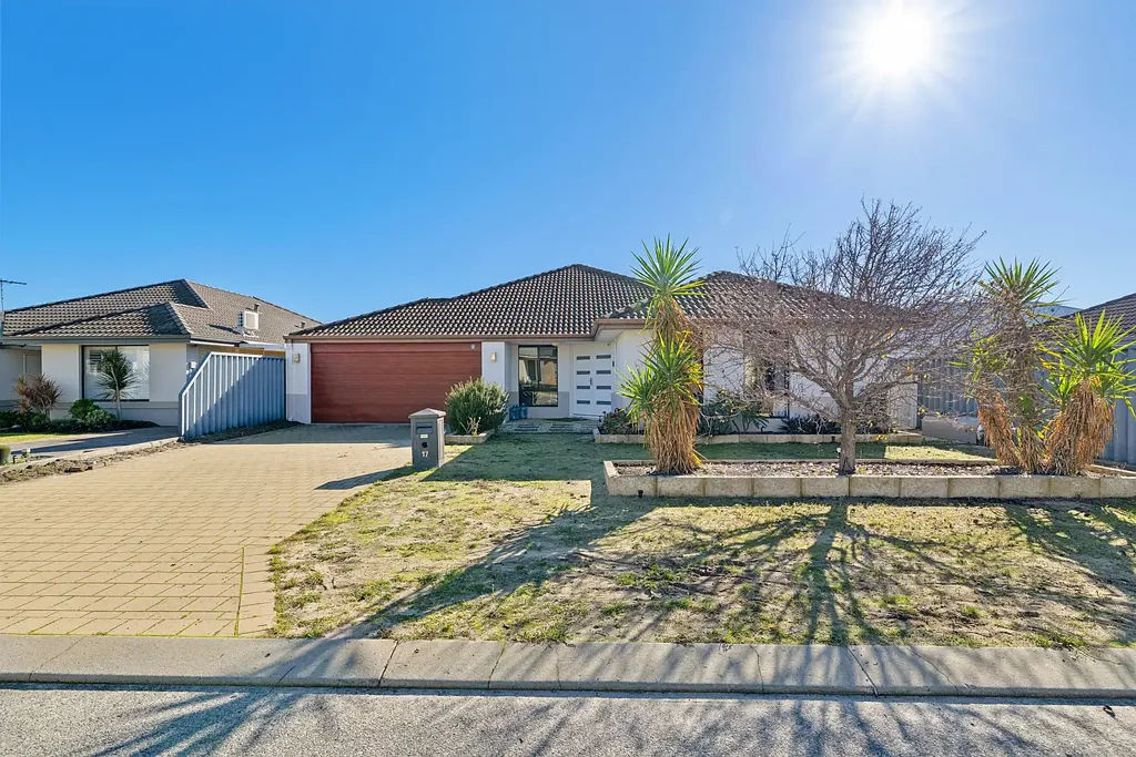 Baldivis 4Moenga Space, Style & Substance - The Complete Family Home in the Heart of Baldivis