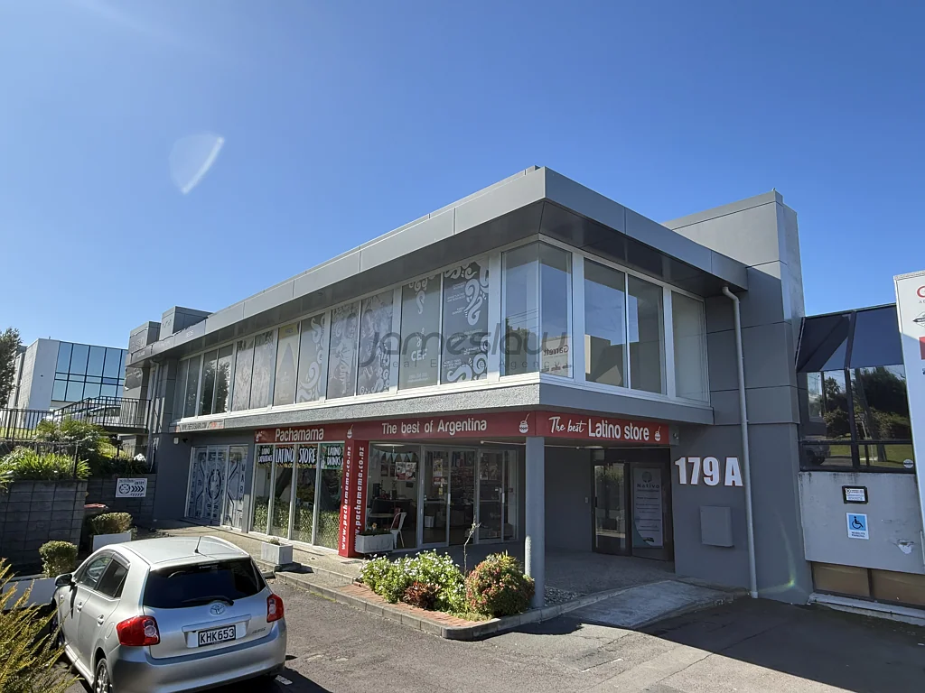 Hillcrest Modern Wairau Office with Huge Exposure