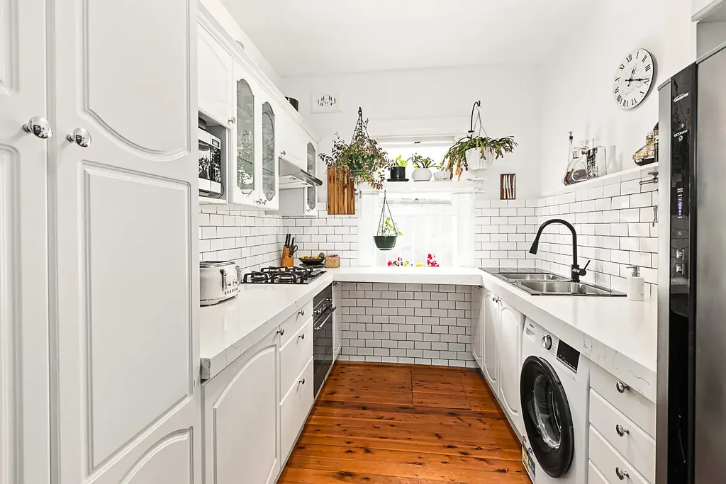Oversized Two Bedroom in the Heart of Kensington