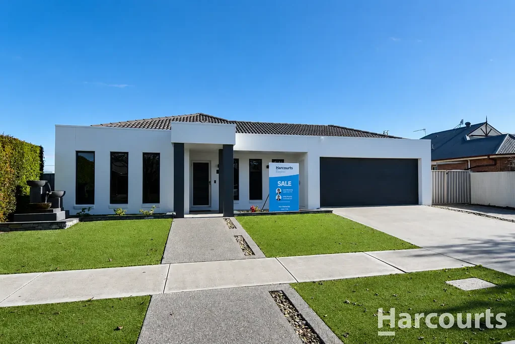 Horsham 4ห้องนอน Modern Family Living with a  Poolside Lifestyle