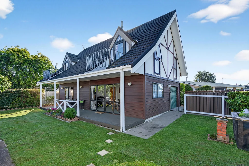 Carterton 3 Slaapkamer Spacious, Central & Low Maintenance Living