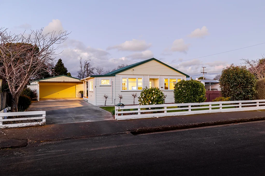 Pahiatua 3 Slaapkamer More than meets the eye