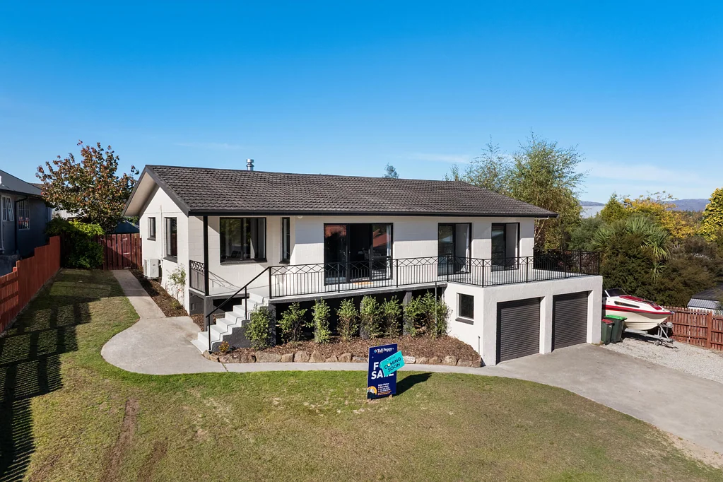Clyde 3Kwarto Stylishly Renovated with Golf Course Views