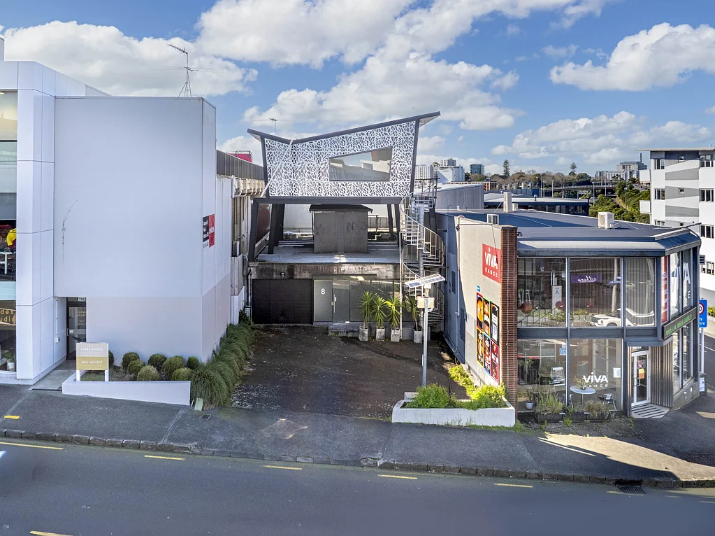 Grey Lynn  Versatile Grey Lynn standalone