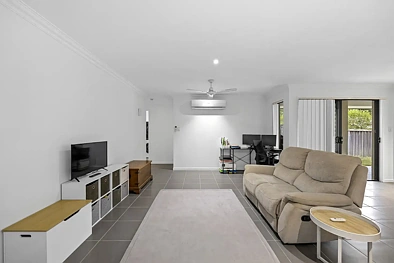 2 Paradise Place, Upper Kedron, QLD 4055, 4 slaapkamers, 2 badkamers, House