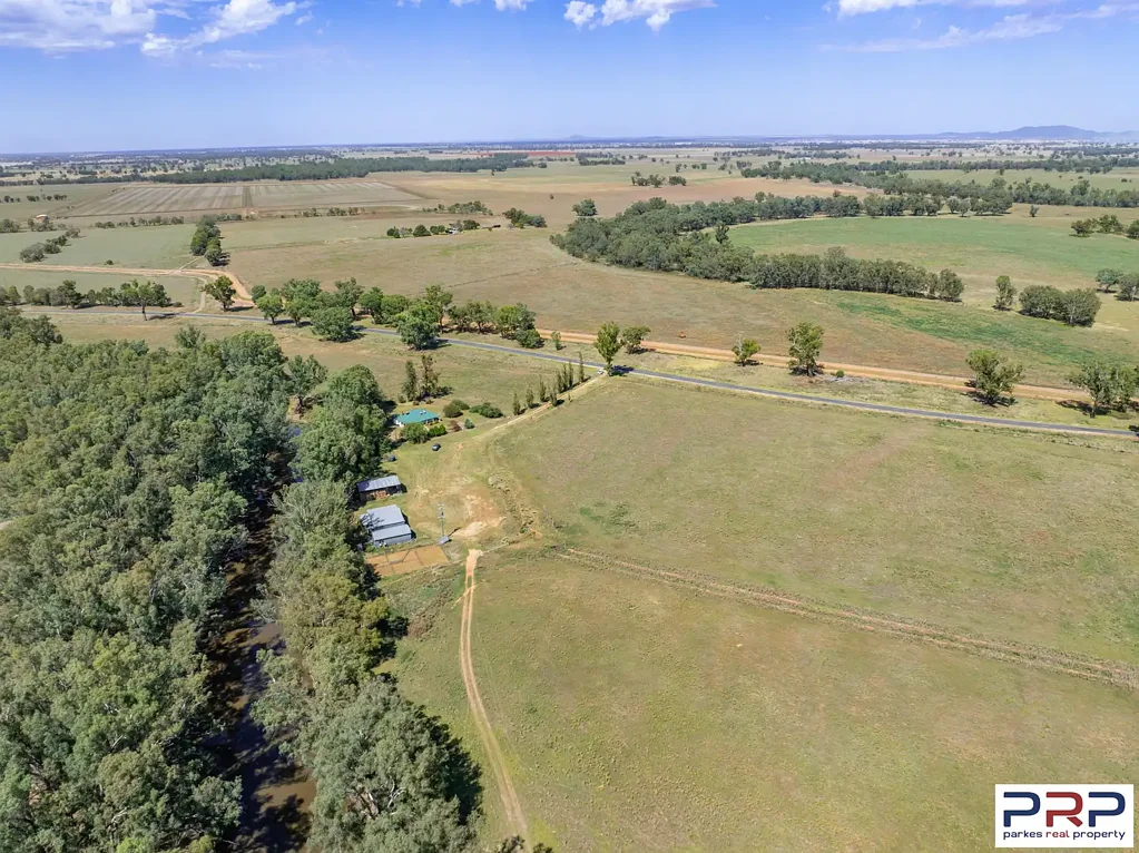Warroo 4194 Lachlan Valley Way, Warroo