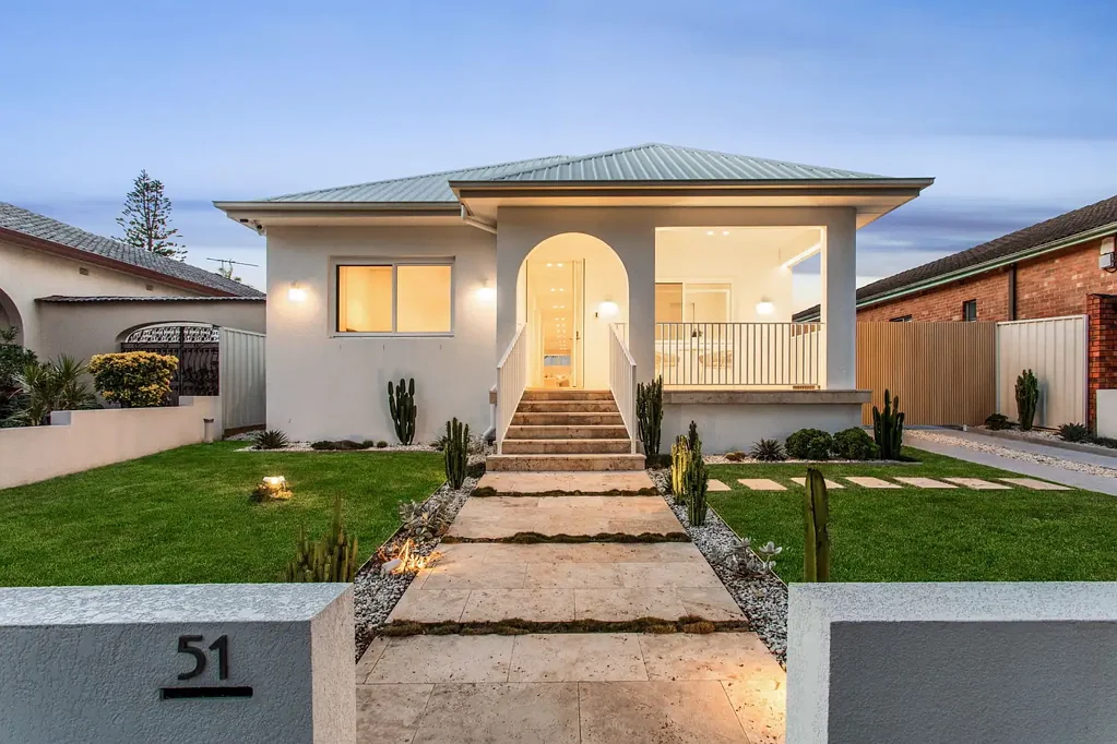 Strathfield 4غرفة نوم Masterfully renovated single level sanctuary on north-to-rear 771sqm parcel