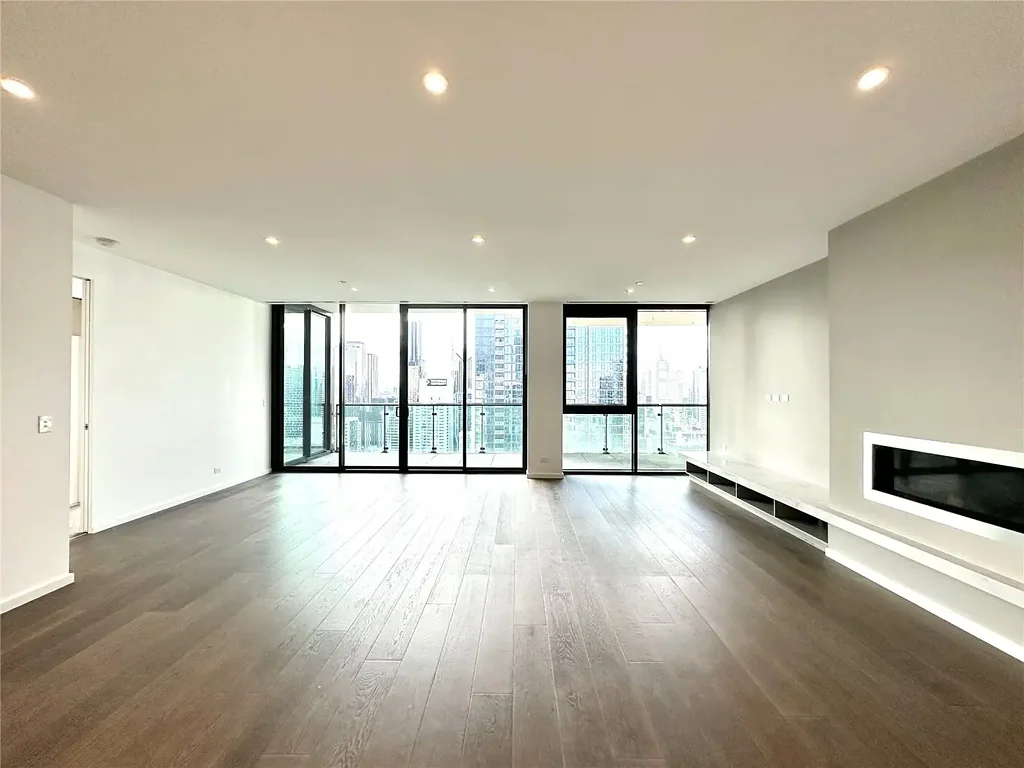 UNFURNISHED PREMIER THREE BEDROOM PENTHOUSE LOCATED IN MELBOURNE ONE - MELBOURNE CBD !!!