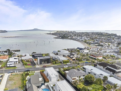 Bucklands Beach 5部屋 Macleans Zone! Priced to Sell!