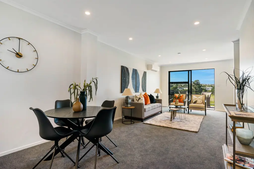 Flat Bush 4Zimmer Freehold Terrace - Living by the Reserve
