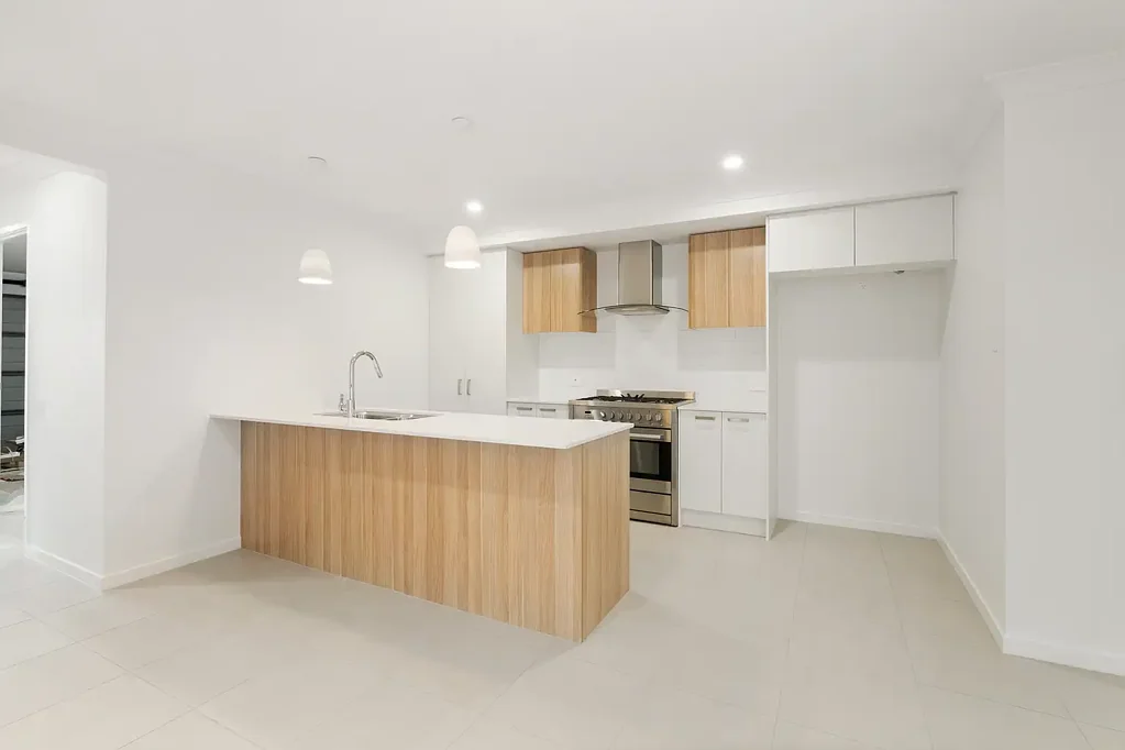 IMMACULATE, LOW MAINTENANCE NEAR NEW 3 BEDROOM FAMILY HOME RIGHT IN THE HEART OF  RIPLEY!