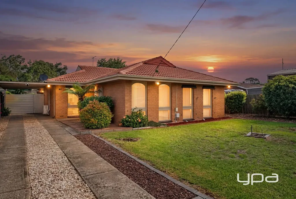 15 Gladstone Grove, Melton, VIC 3337