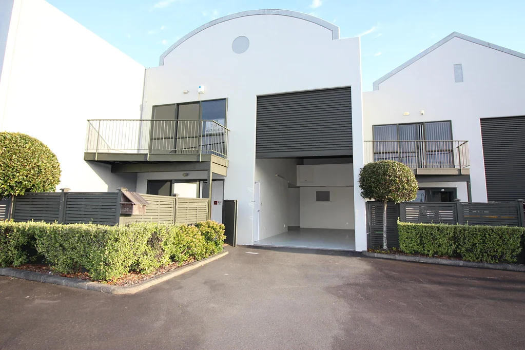 Albany Live and work office/warehouse offered for sale