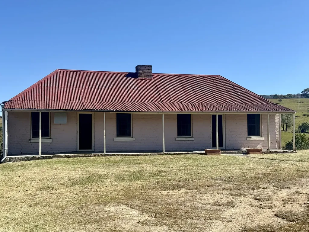 Charming Fully Furnished Cottage in Peaceful Bowenfels