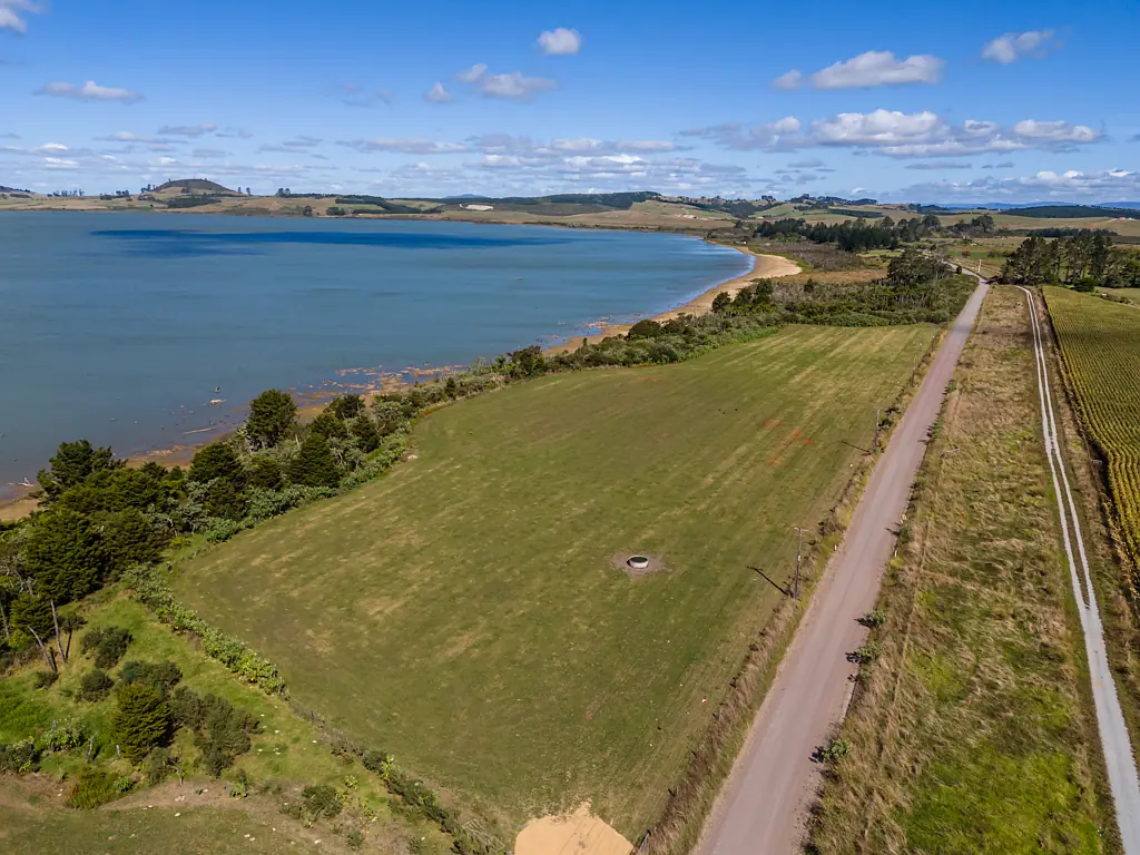 Okaihau Waterfront bliss: Idyllic 3.9ha lifestyle property