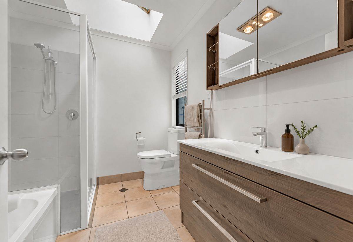 5 Springwater Vale, Unsworth Heights, photo 10