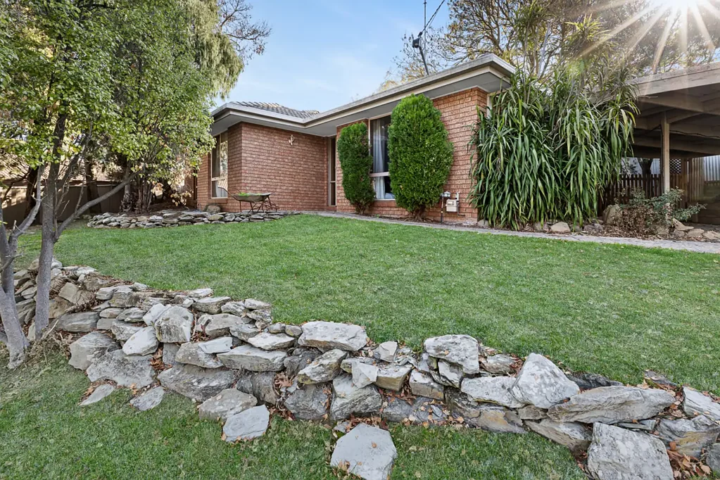 4 Heales Street, Mount Pleasant, VIC 3350