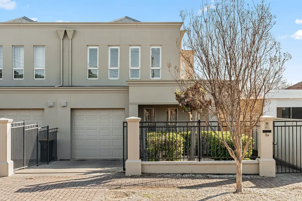 Felixstow 3ਬੈੱਡਰੂਮ Two-Level Sophistication on a Highly Sought Scale!
