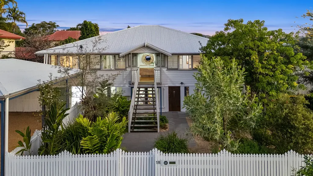 Hyde Park 4બેડરૂમ Beautifully Preserved Modern Queenslander