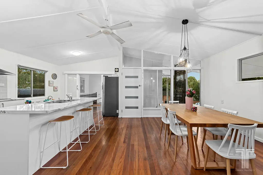 32 Hector Road, Holland Park, QLD 4121