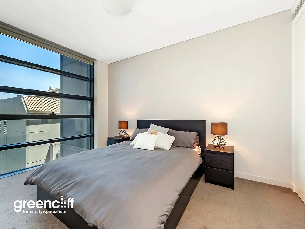 West-Facing Unfurnished One-Bedroom Apartment