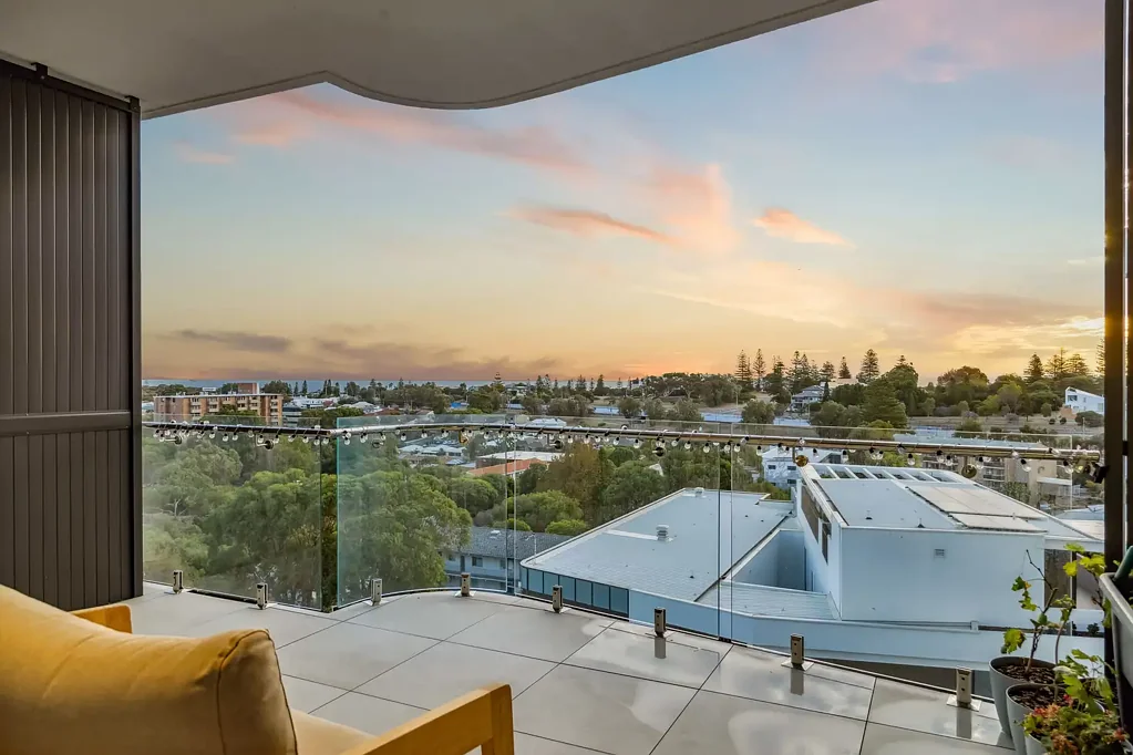 Mosman Park 1房  Elevated Living with Stunning Ocean and Sunset Views