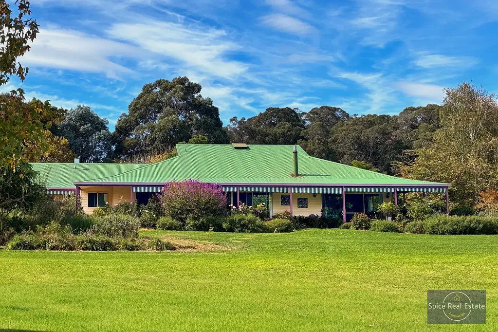 Hay 5房  Beautiful acreage on the doorstep of Town