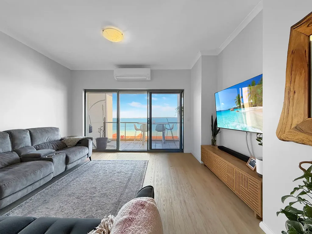 Rockingham 3ห้องนอน Waterfront luxury living.