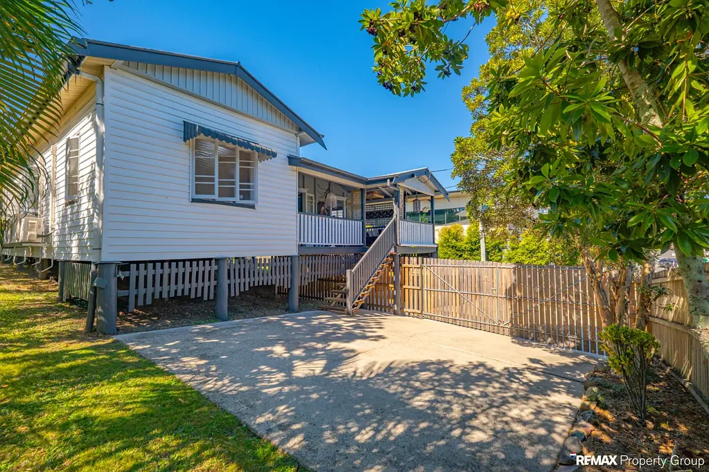 Gympie 3 Slaapkamer A HOME WITH HEART, CHARACTER AND A STORY TO WRITE