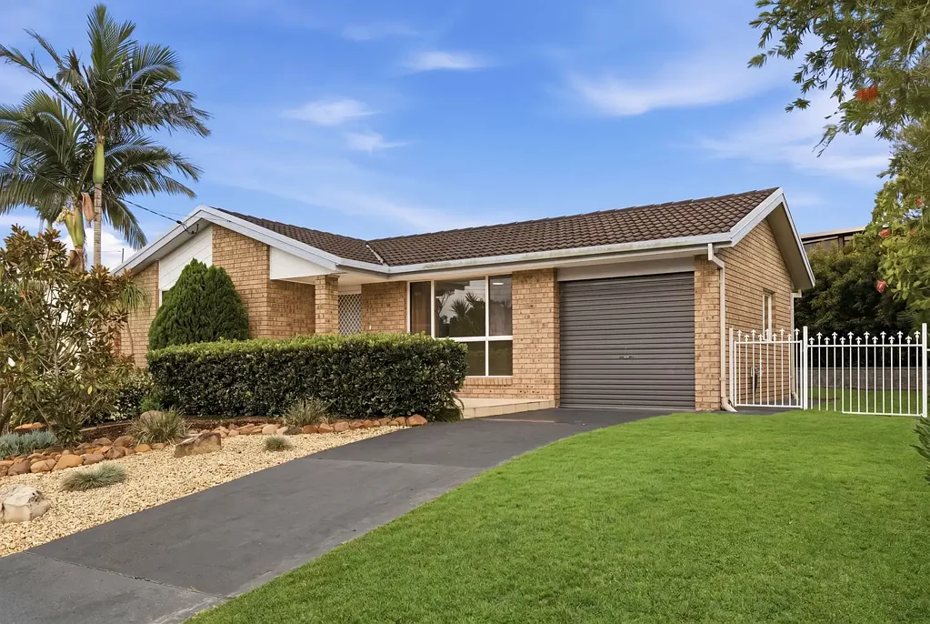 Spacious Family Home in Quiet Cul-de-Sac Location