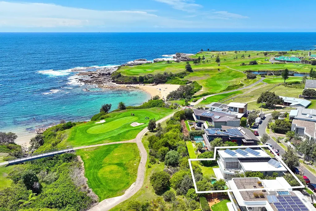 Little Bay 4房 海滨瑰宝 526.5㎡阔地 无遮挡海景 高端石材厨 Miele电器 太阳能泳池 私密主卧套房 双车库 智能安全系统 North-Facing Coastal Masterpiece With Panoramic Seaviews