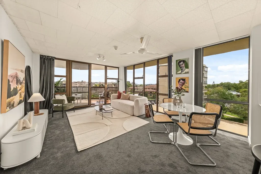 New Farm 2部屋 (A NEW FARM APARTMENT WITH CITY VIEWS)